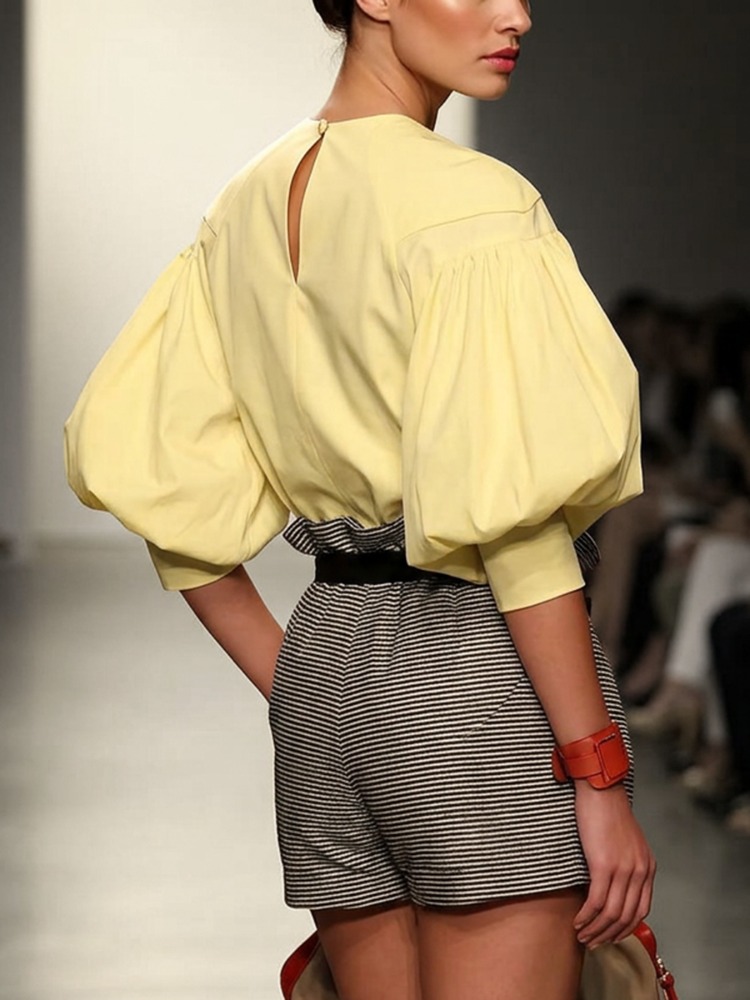 Yellow Summer Clothing - เสื้อเชิ้ตผู้หญิง Yeezzi คอกลม แขนพอง 3/4 ตัดเย็บแบบไม่สมมาตร