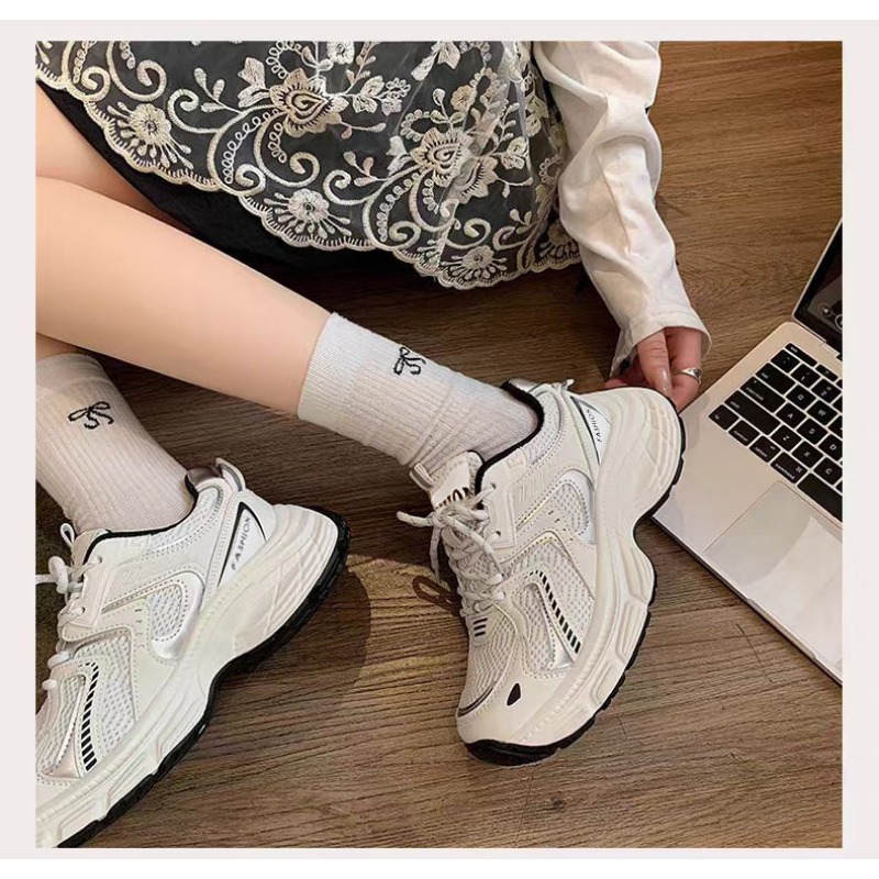 รองเท้าผ้าใบผู้หญิงสไตล์ Unky  - Summer Clothing Korea บทวิจารณ์และราคา